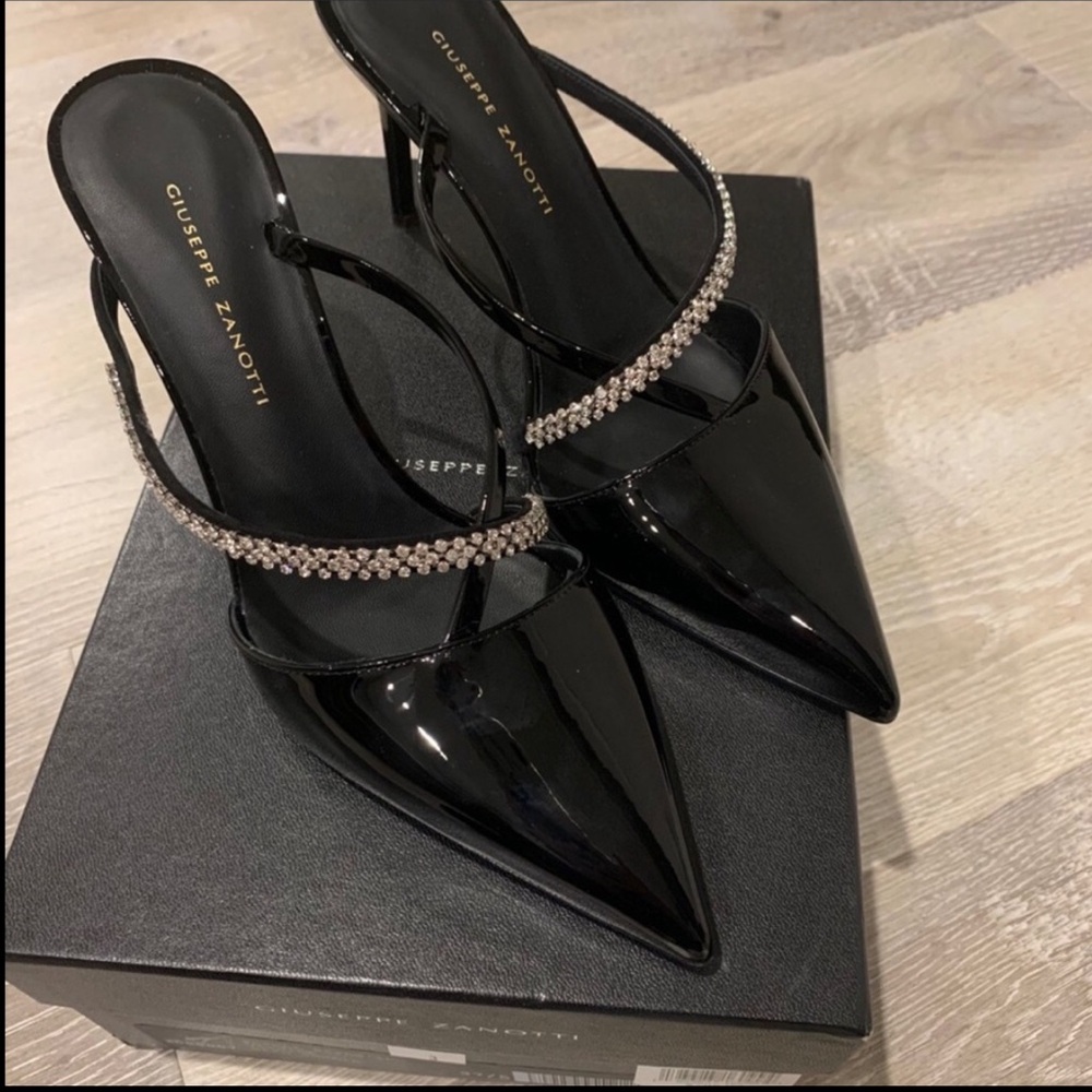 Elegant Giuseppe Zanotti Shiny Black Heels with Rhinestone Straps - Picture 3 of 12